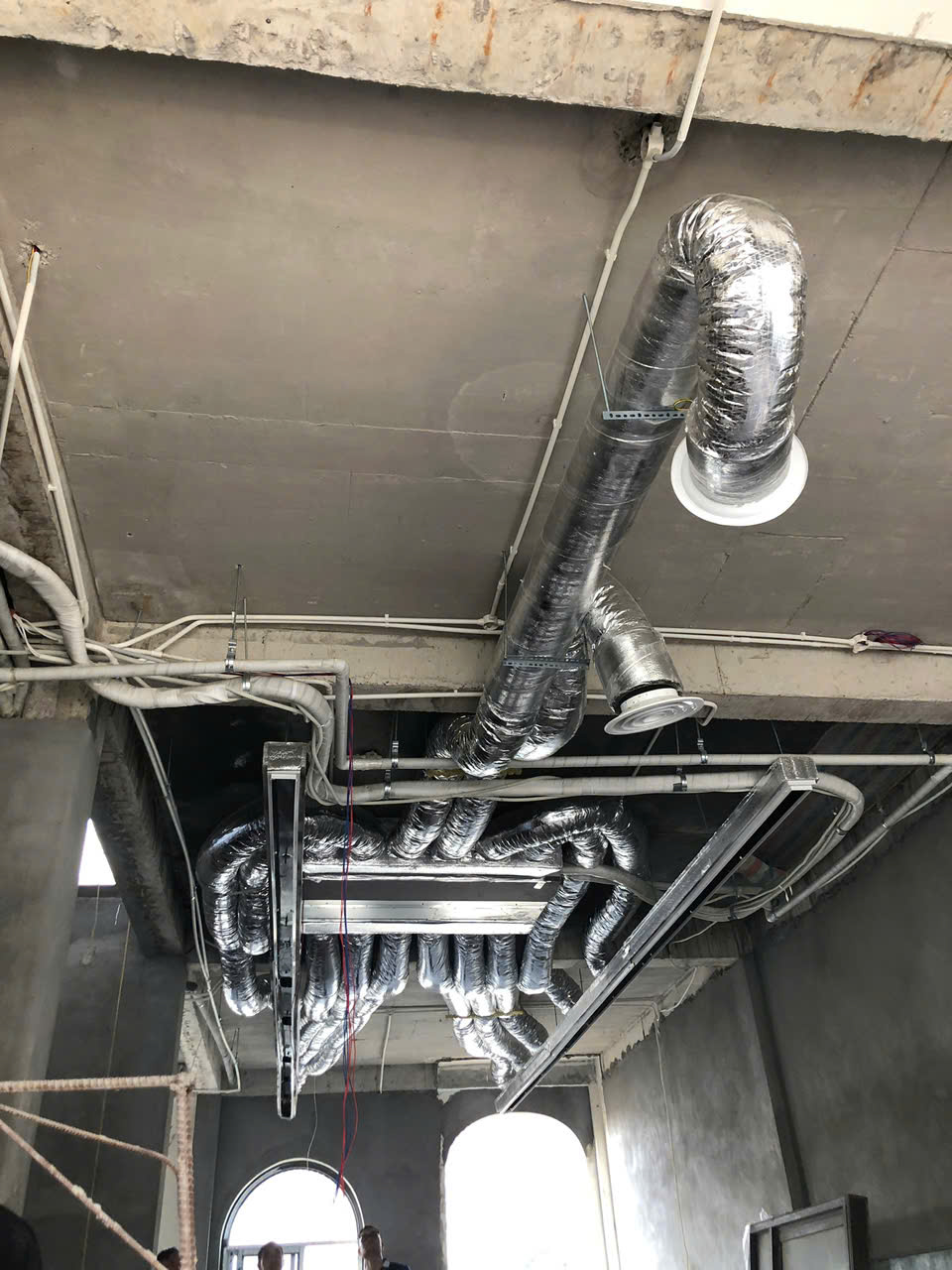 thao-lap-dieu-hoa-tai-times-city